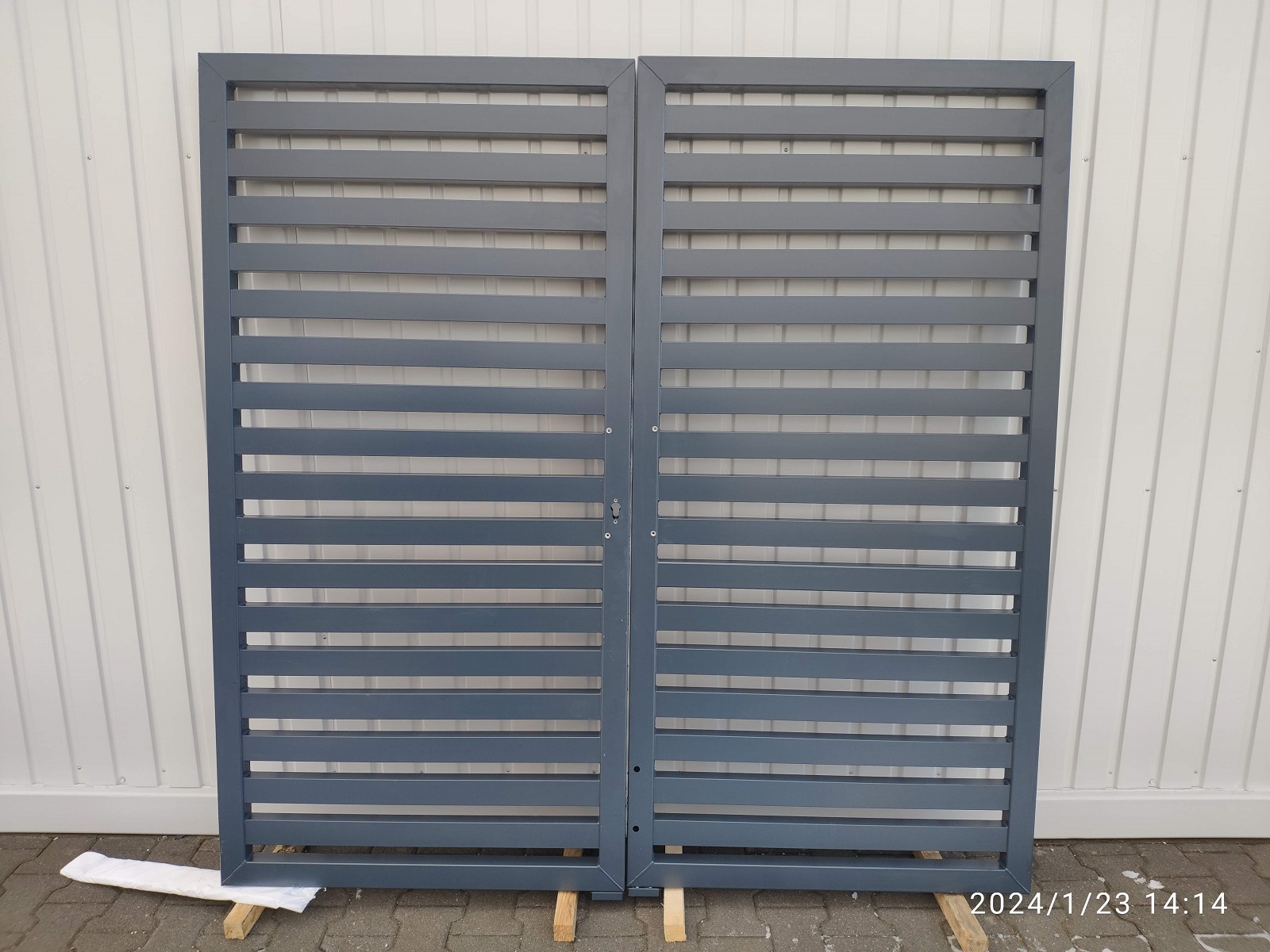 Zártszelvény kétszárnyú kapu outlet áron